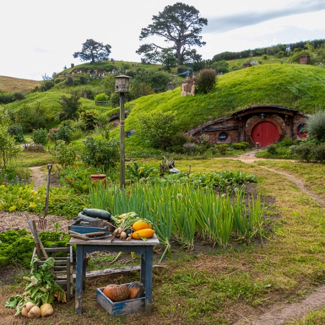 Hobbiton-1_thumb.webp