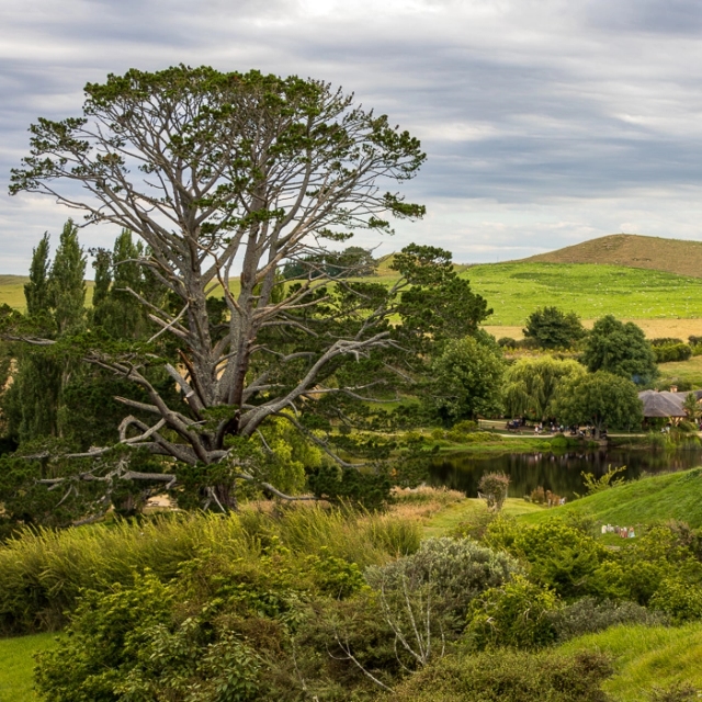 Hobbiton-2_thumb.webp